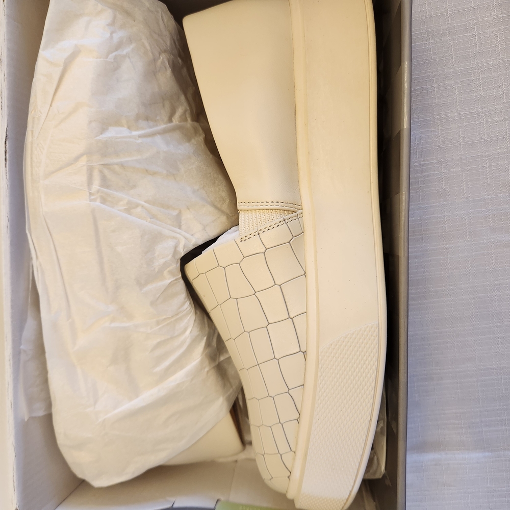 Women's Cream Slip-On Shoes